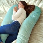 Kismama Terhes Párna Alváshoz és Oldalfekvéshez U alakú menta színű bársony 10